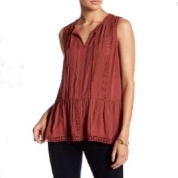 RO+DE Sleeveless Crochet Trim Sleeveless Boho Top - Picture 1 of 9